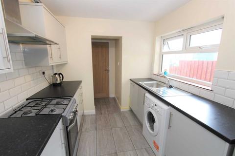 2 bedroom terraced house to rent - Old Road West, Gravesend