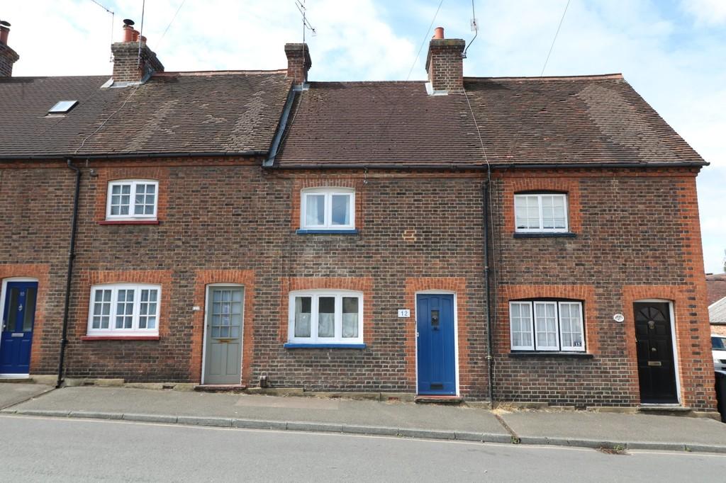 Ansell Road, Dorking 2 bed terraced house to rent £1,295 pcm (£299 pw)