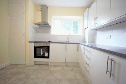 2 bedroom flat to rent, Worcesters Avenue, Enfield EN1