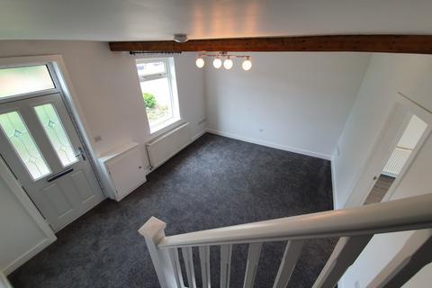 3 bedroom terraced house to rent, Town End, Leeds, West Yorkshire, LS25