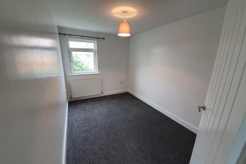 3 bedroom terraced house to rent, Town End, Leeds, West Yorkshire, LS25