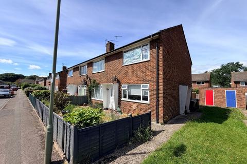 2 bedroom maisonette to rent, Halliday Close, Basingstoke RG21