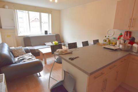 4 bedroom flat to rent, Radford Road, Hyson Green