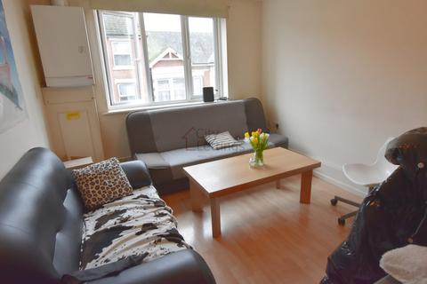 4 bedroom flat to rent, Radford Road, Hyson Green