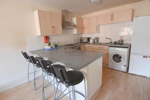 4 bedroom flat to rent, Radford Road, Hyson Green