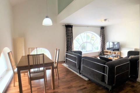 2 bedroom duplex to rent - Woolwich Manor Way, London