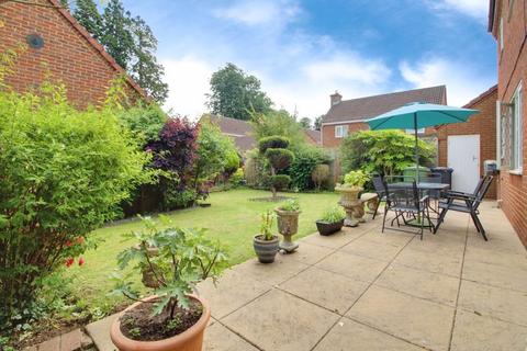 4 bedroom detached house for sale, Freemantle Court, St. Neots PE19