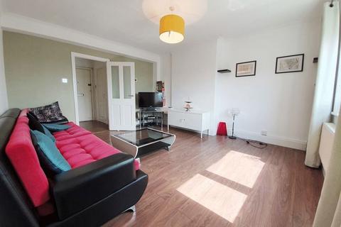 3 bedroom apartment to rent, High Trees, Haart House, London