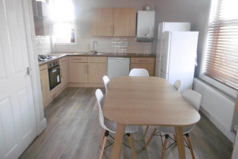 1 bedroom in a house share to rent, Room 2 @ Lily Grove, Beeston, NG9 1QL