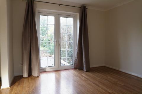 3 bedroom semi-detached house to rent - Skeffling Close, Lower Earley, Reading, RG6 3XS