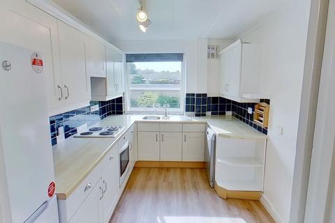 2 bedroom flat to rent, Wilderness Court, Wilderness Road, Guildford, GU2 7QS
