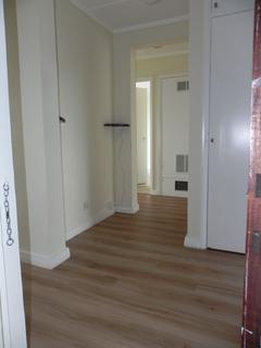 2 bedroom flat to rent, Wilderness Court, Wilderness Road, Guildford, GU2 7QS