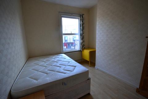 4 bedroom terraced house to rent, Wrigglesworth Street,  New Cross, SE14