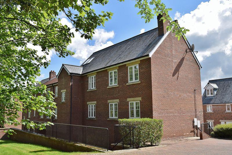 Bowman Drive, Hexham 2 bed flat £130,000