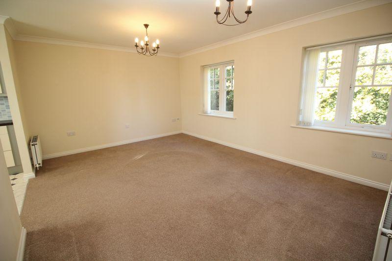 Bowman Drive, Hexham 2 bed flat £130,000