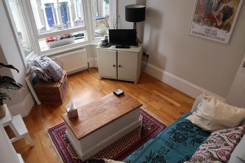1 bedroom apartment to rent, Fairbridge Road, London N19