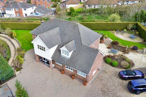 5 bedroom detached house for sale, Mountain Road , Conwy