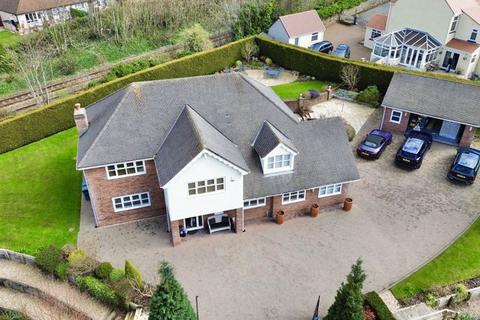 5 bedroom detached house for sale, Mountain Road , Conwy