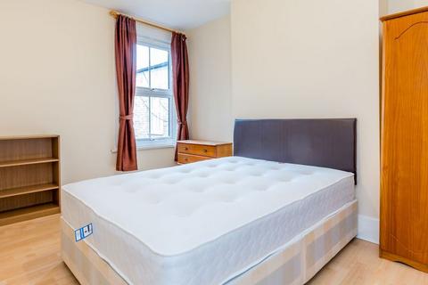 2 bedroom flat to rent, N19