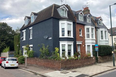 1 bedroom apartment to rent, Sandycombe Road, Richmond, TW9