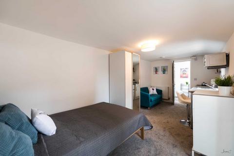 1 bedroom in a house share to rent, Mayfield Avenue
