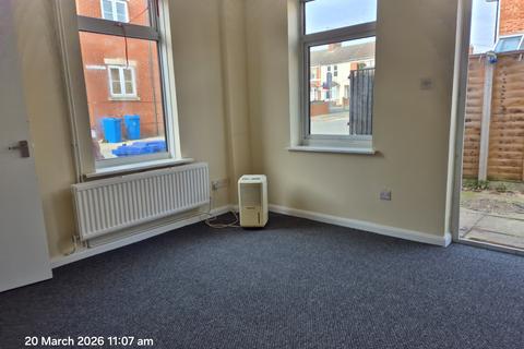 1 bedroom end of terrace house to rent, Kettering NN15