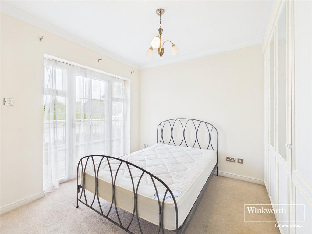Apartment in Reading - View 5