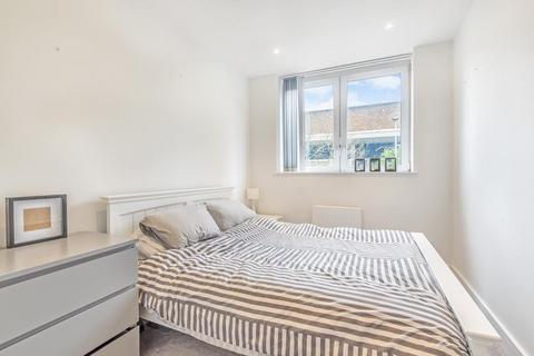 2 bedroom apartment to rent, Ringside,  Bracknell,  RG12