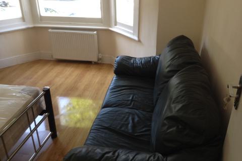 2 bedroom flat to rent, Hammersmith Grove W6