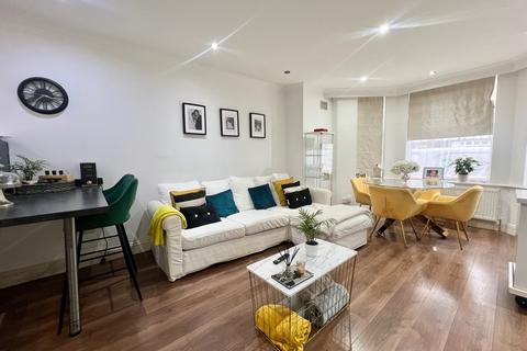 2 bedroom flat to rent, Birdhurst Gardens, South Croydon