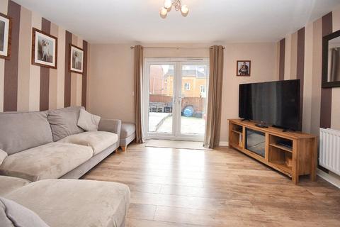 3 bedroom semi-detached house for sale, Springfield Close, Lofthouse, Wakefield, West Yorkshire