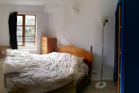 2 bedroom flat to rent - Bluegate Mews, 228  Cable Street, Shadwell, Canary Wharf, London, E1 0DR
