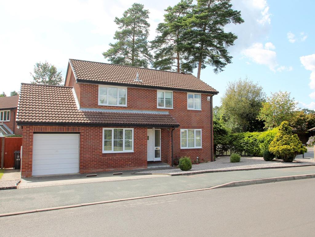 Cheylesmore Drive, Frimley, Camberley, GU16 4 bed detached house £525,000