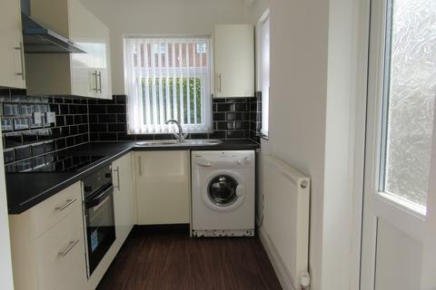 3 bedroom semi-detached house to rent, Eastholme Drive, Levenshulme, Manchester. M19 2QU