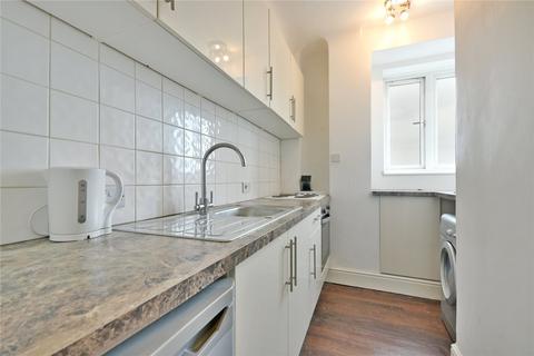 Studio to rent, Hall Road, St. Johns Wood, NW8