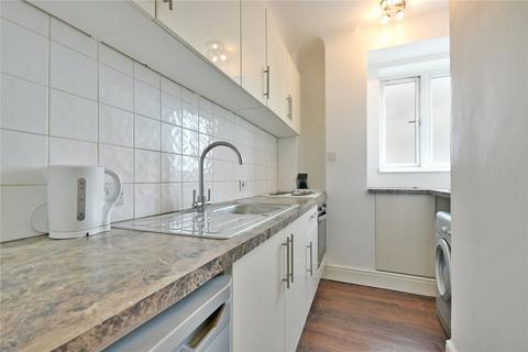 Studio to rent, Hall Road, St. Johns Wood, London, NW8