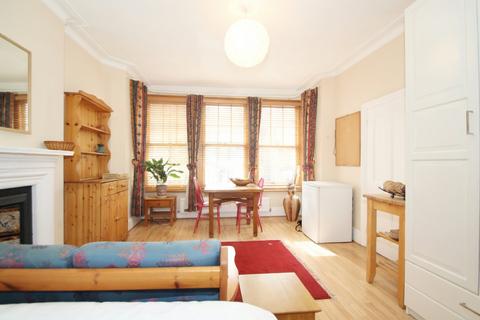 undefined, Muswell Hill Road, Muswell Hill, N10