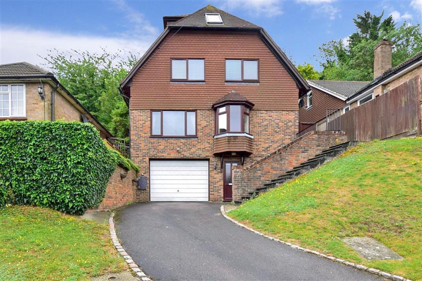 Boxley Road, Walderslade, Chatham, Kent 5 bed detached house £500,000