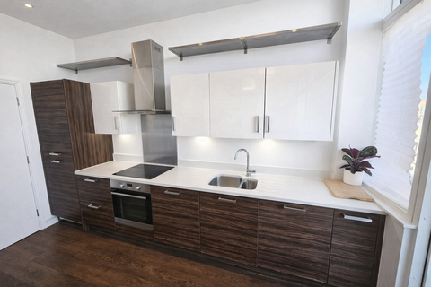 1 bedroom flat to rent, Albany Road, Kennington, London