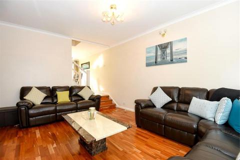 3 bedroom end of terrace house to rent, Ivy Walk,  Northwood,  HA6