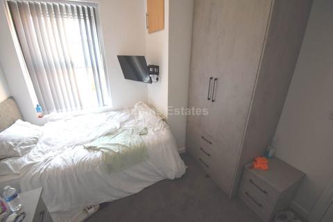 6 bedroom terraced house to rent, Basingstoke Road, Reading, Berkshire