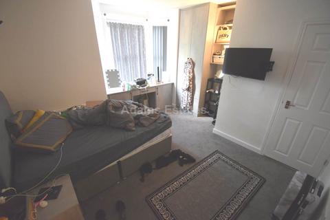 6 bedroom terraced house to rent, Basingstoke Road, Reading, Berkshire