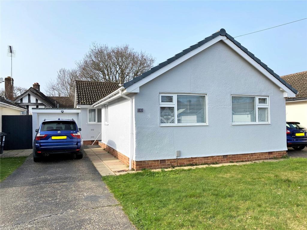 Bear Cross Avenue, Bear Cross, Bournemouth, Dorset, BH11 3 bed bungalow