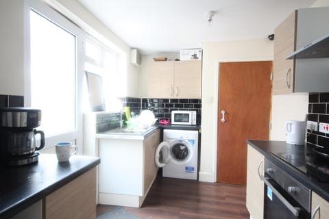 1 bedroom in a house share to rent - Luton Road, Chatham, ME4