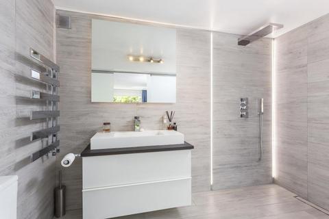 4 bedroom maisonette to rent, Crouch Hall Road, Crouch End, N8