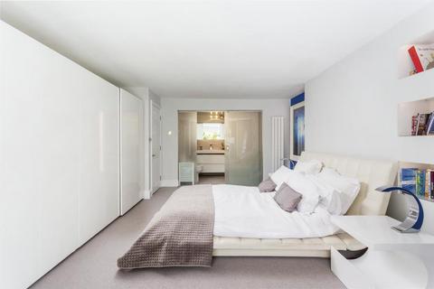 4 bedroom maisonette to rent, Crouch Hall Road, Crouch End, N8