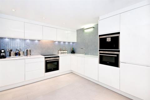 2 bedroom penthouse to rent, Tudor Street, EC4Y