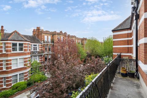3 bedroom flat to rent, Riverview Gardens, Barnes, London