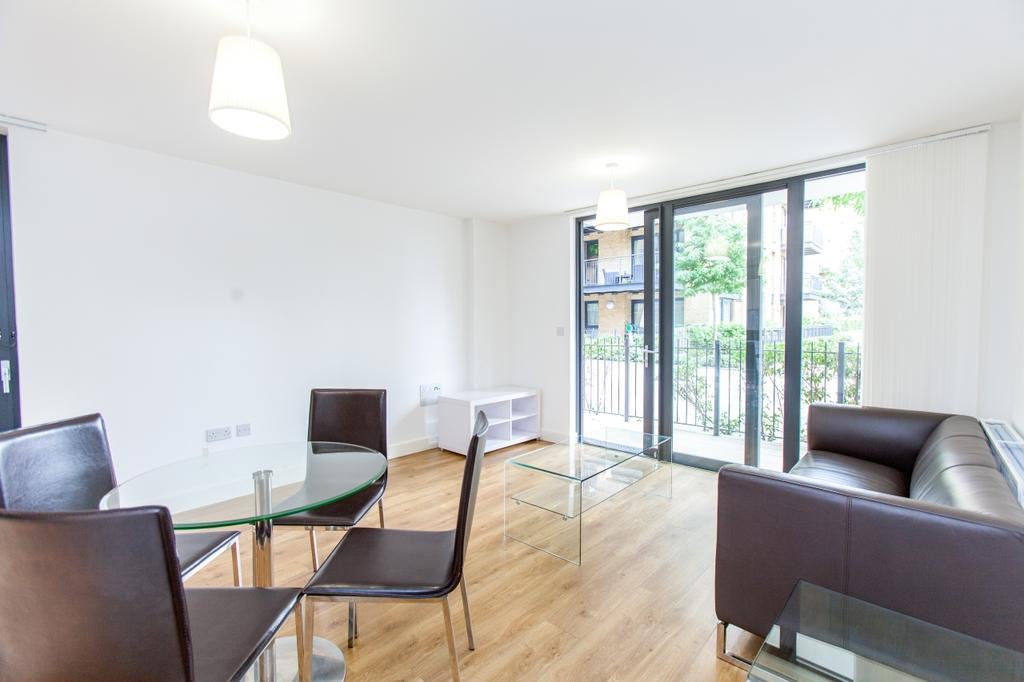 Fairmont House, Maple Quays, Canada Water SE16 1 bed apartment £1,517 pcm (£350 pw)