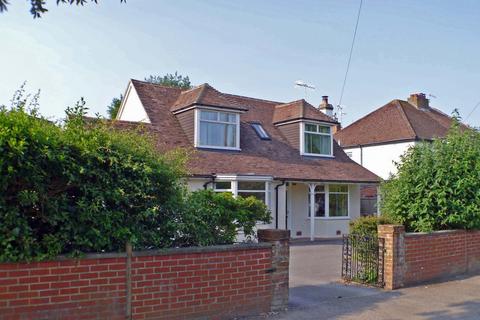 3 bedroom detached bungalow to rent - Westgate, Chichester, PO19